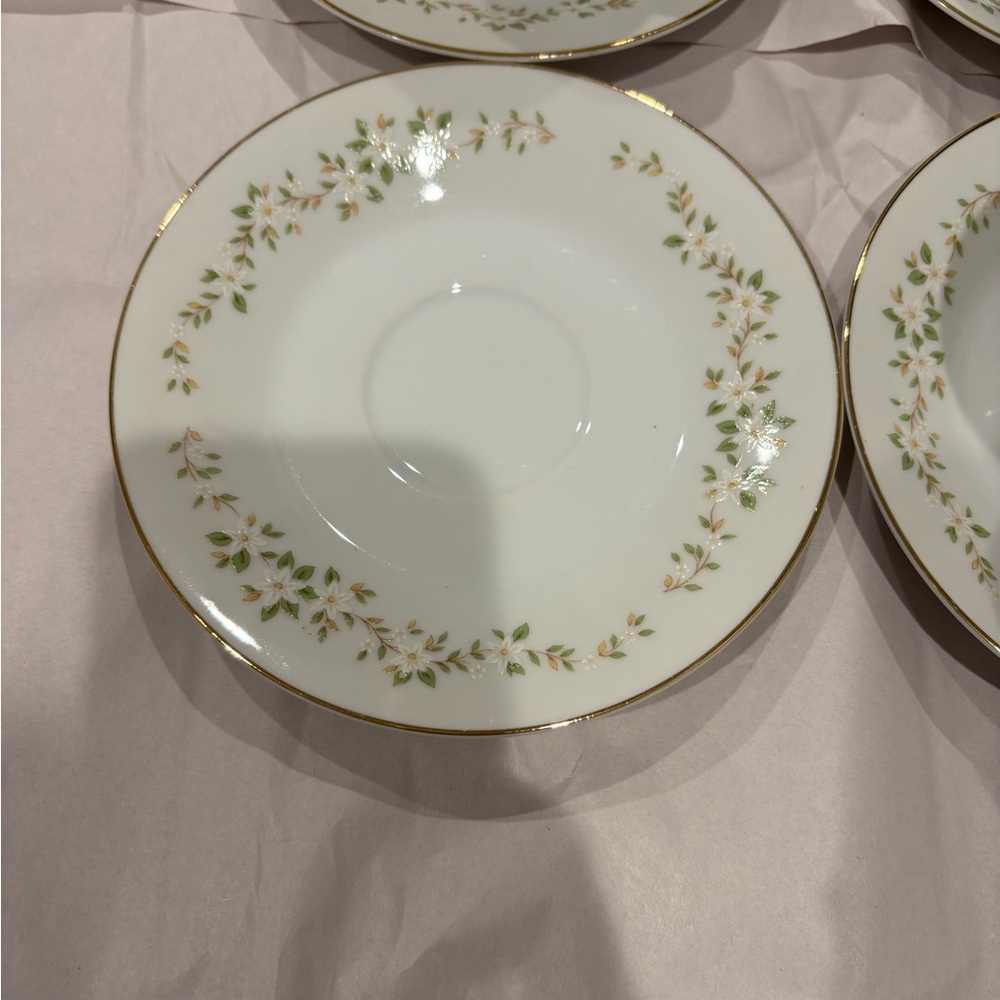 Ekco Vintage China Tea Cup and Saucer Set of 4 in ‘Spring Meadow’ Pattern - Picture 5 of 7